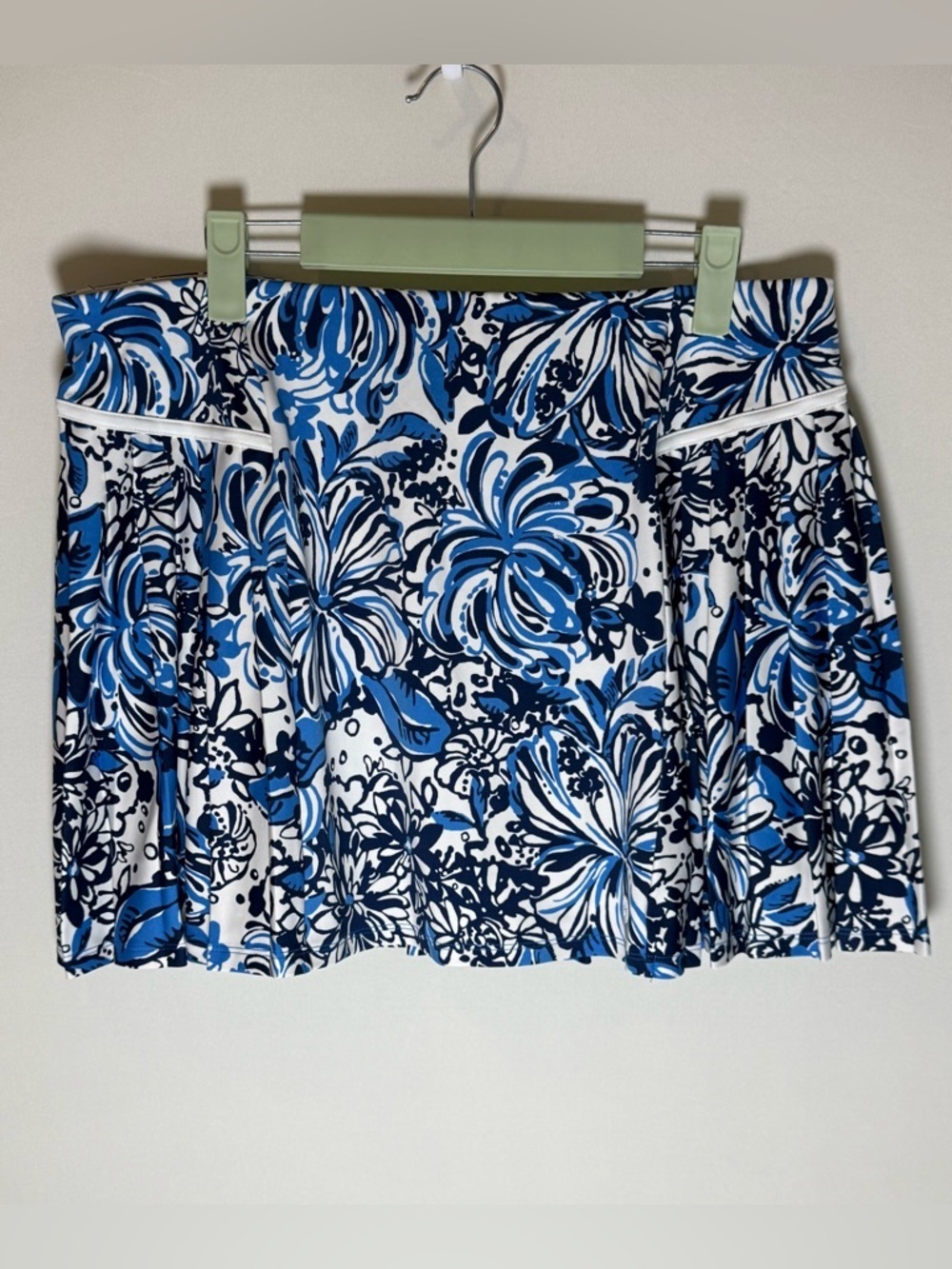 Lilly Pulitzer Luxletic Bacio pleated skirt • NWT • Women’s large